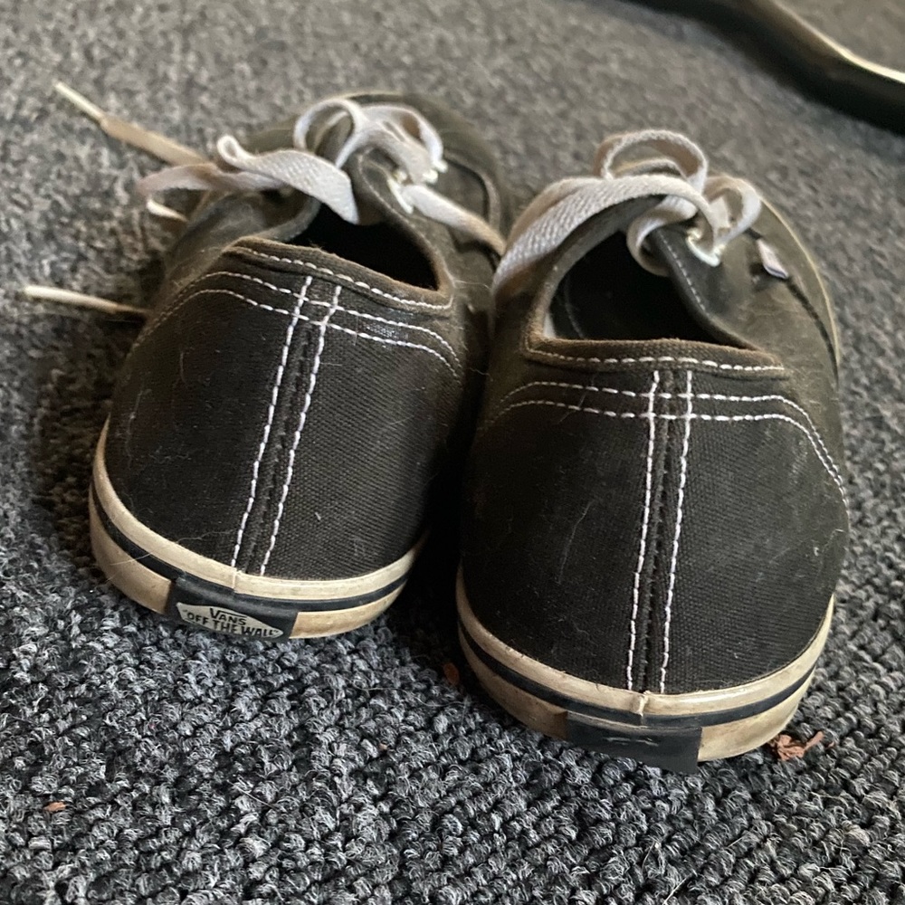 Vans - Picture 3 of 3